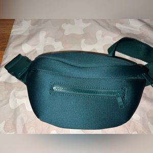 🎉 SOLD 🎉 dagne dover ace fannypack in evergreen